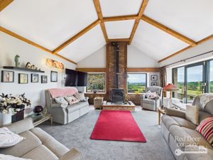 Sitting Room- click for photo gallery